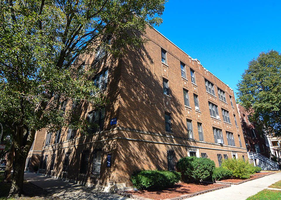 1st image of 3904 N Janssen Ave #G
