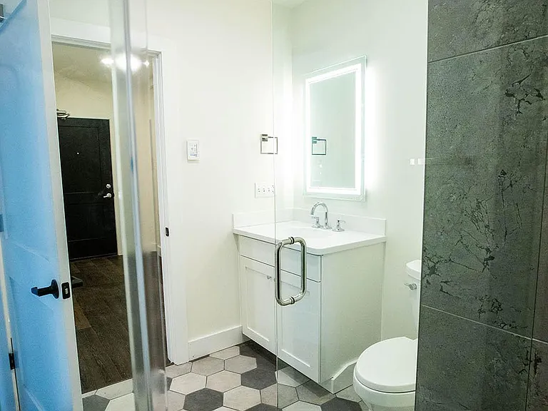 411 W Portage Ave #5 — Photo 22