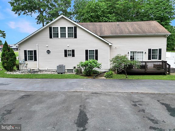 5th image of 209 W Jewell St