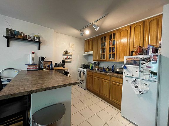 4th image of 42 Fort Greene Pl APT 4