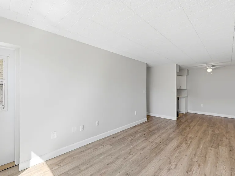 100 McFarlane Ave — Photo 11