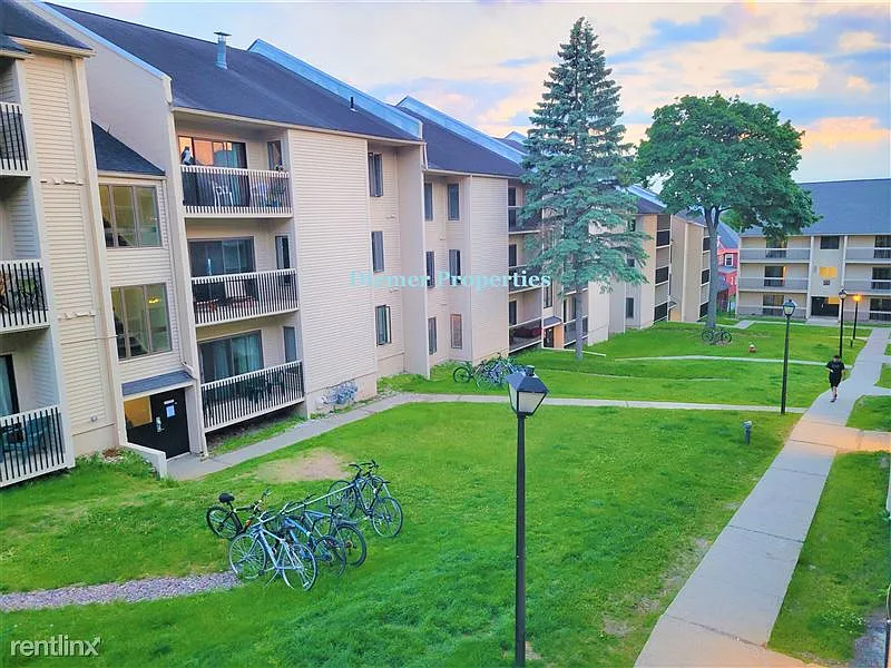 3 bed, 950 sqft, $3,100 — Photo 3