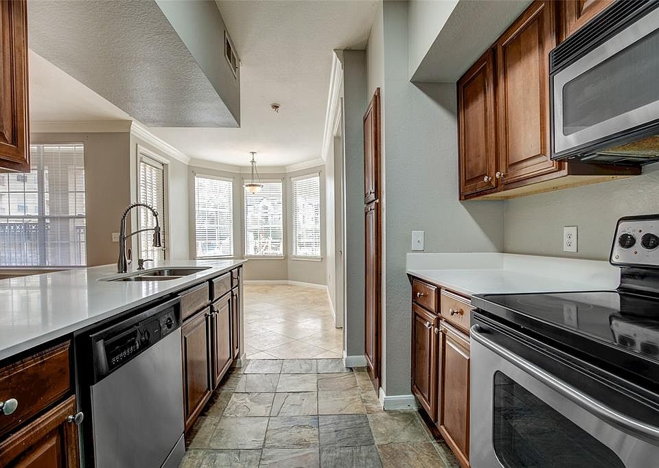 1st image of 7575 Kirby Dr APT 1101