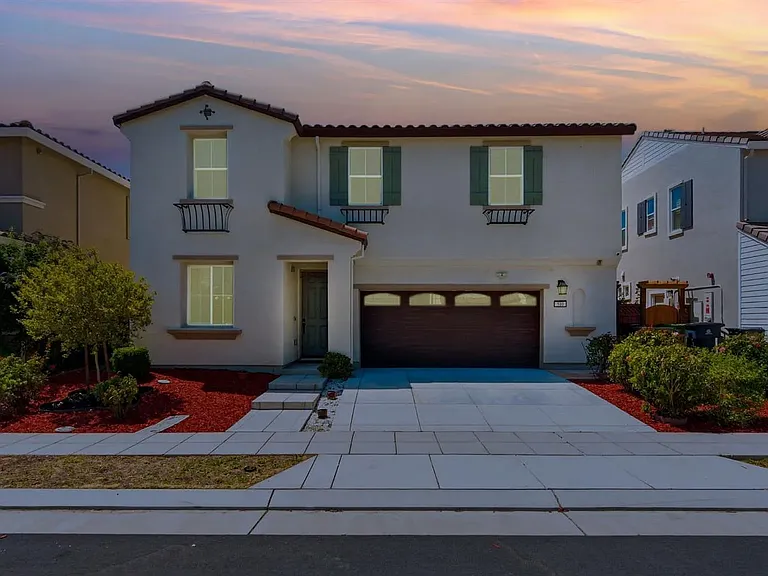 520 E Albertina Ave — Photo 1