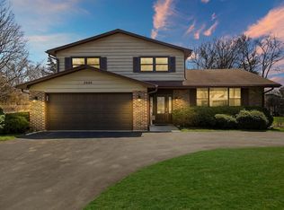 2685 Longmeadow Dr, Northbrook, IL