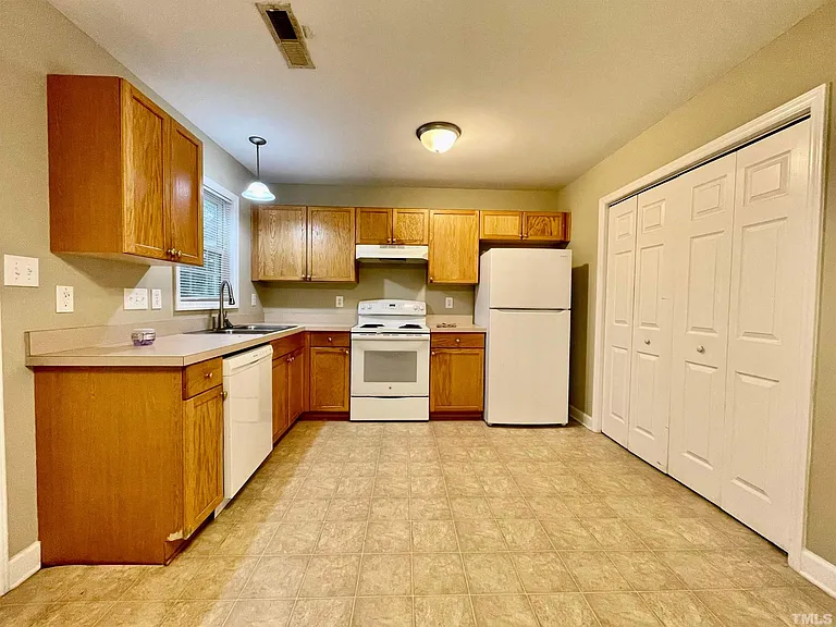 228 Bass Lake Rd — Photo 6