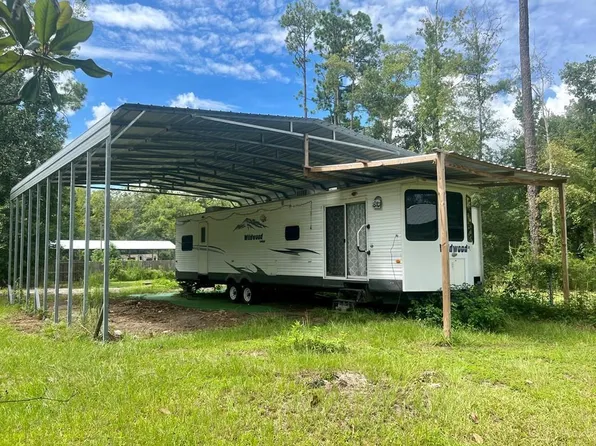 925 Canning Dr, Wewahitchka, FL 32465