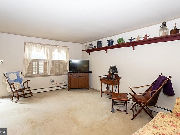 4th image of 203 Wellington Dr