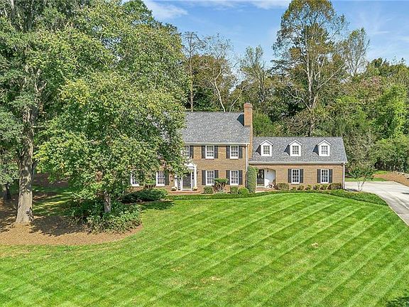 5th image of 433 Colony Dr