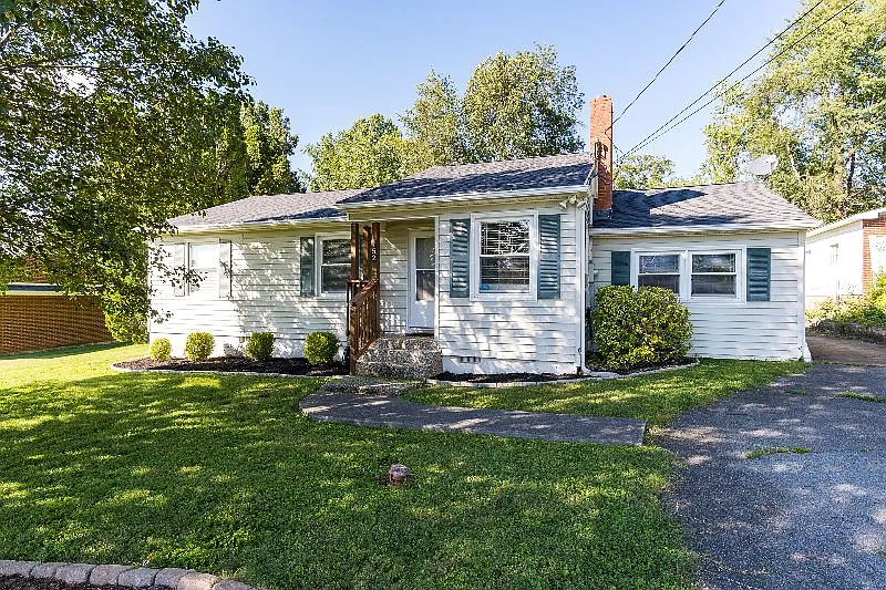 152 Arlington Dr