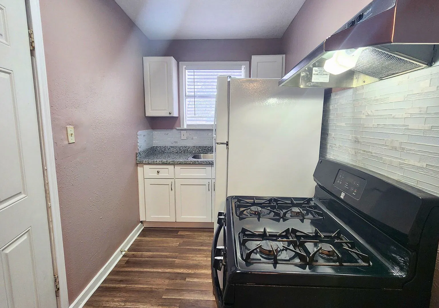 1 bed, 450 sqft, $675 — Photo 2