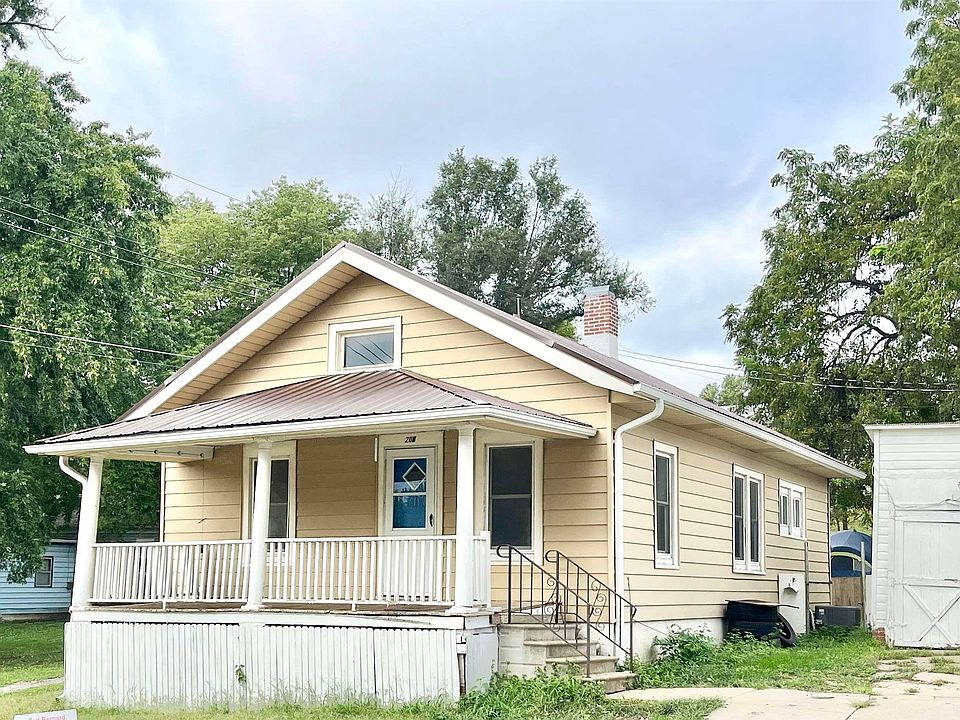 1st image of 208 S 5th St