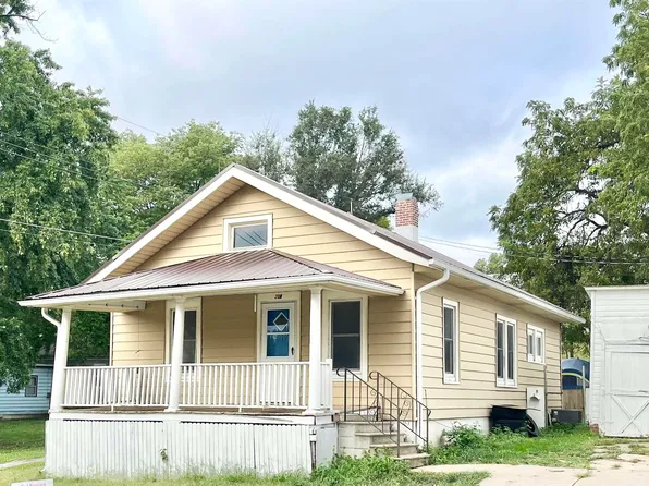 208 S 5th St, Nebraska City, NE 68410