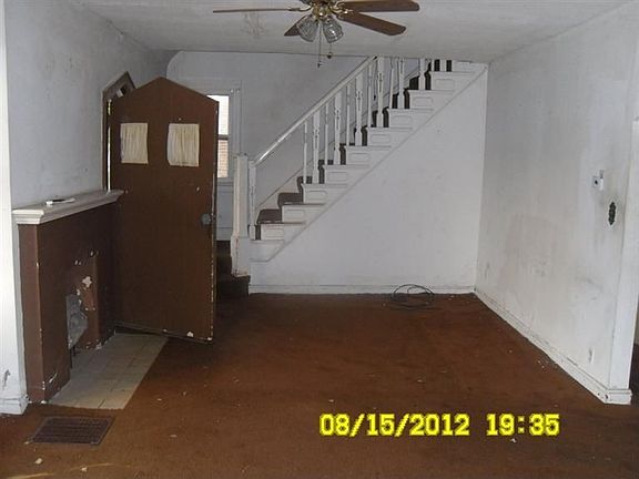 3rd image of 1127 Rossmore Ave
