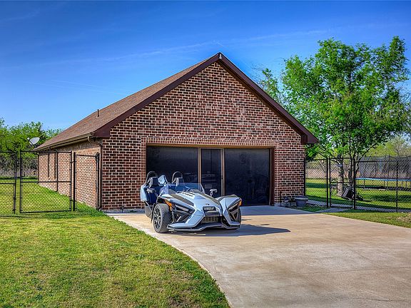 4th image of 15440 Saddle Ridge Cir