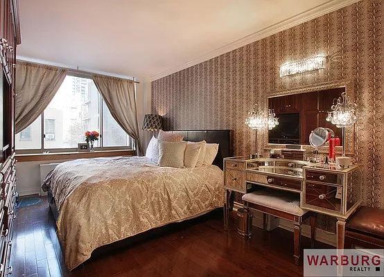 Sold by Warburg | media 12