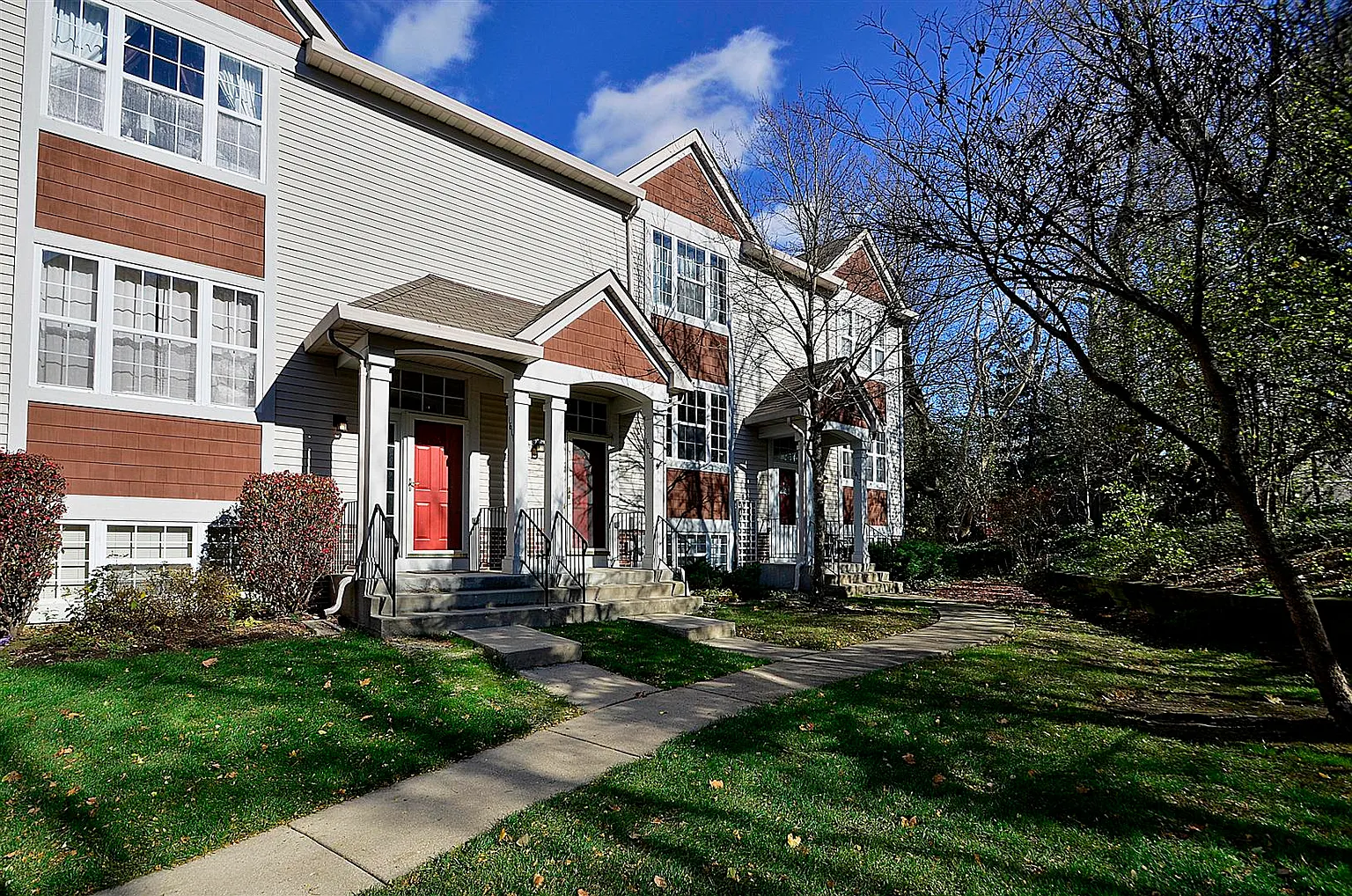 1611 Orchard Ct photo 1
