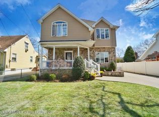 80 7th St, Staten Island, NY 10306