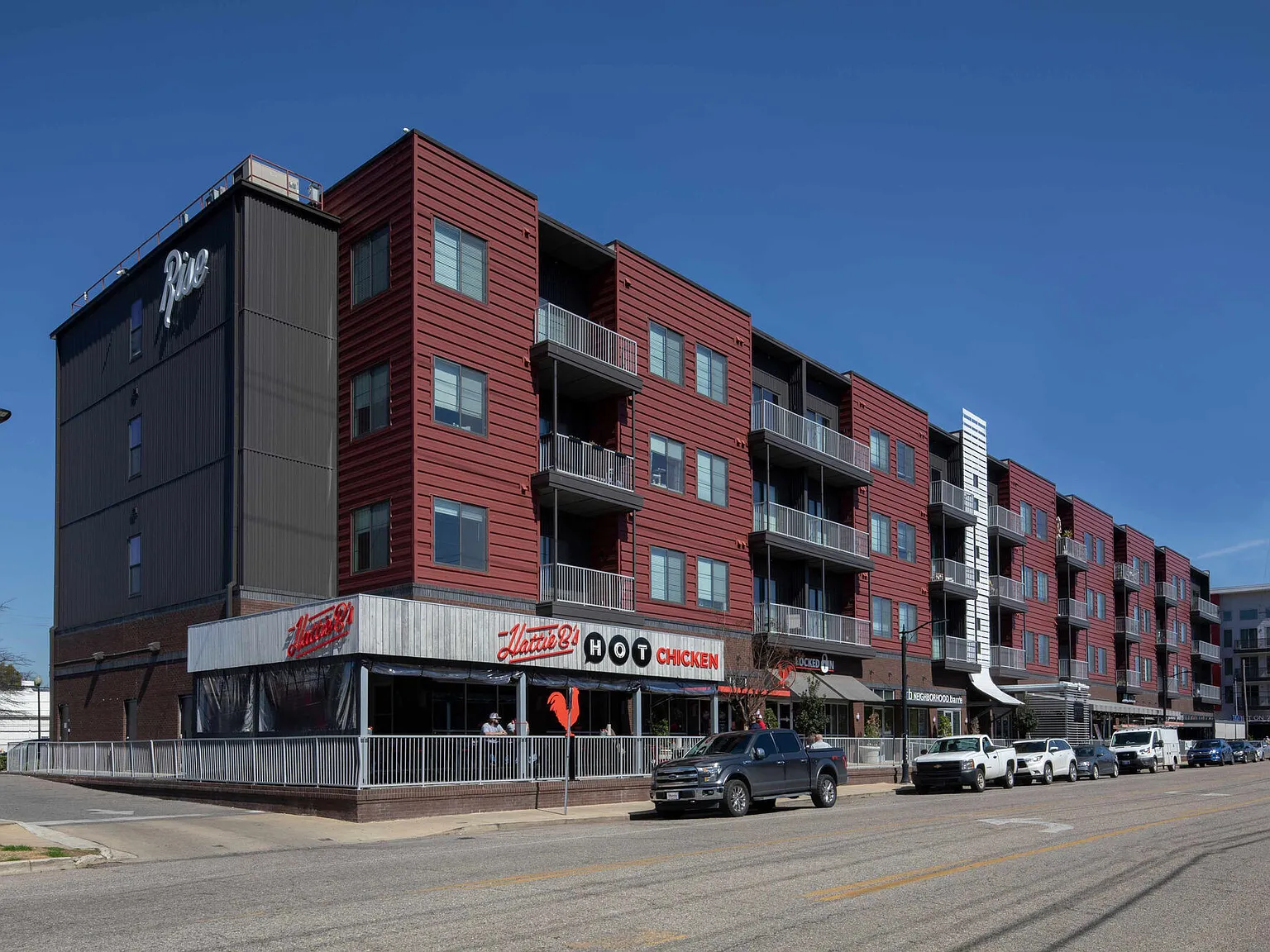 Rise Lakeview — Photo 1