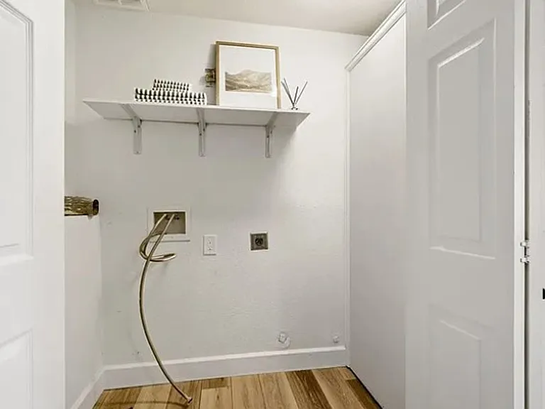 825 Pear St — Photo 10