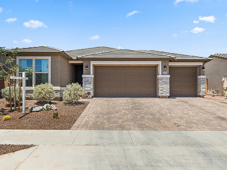 17770 W Running Deer Trl — Photo 1