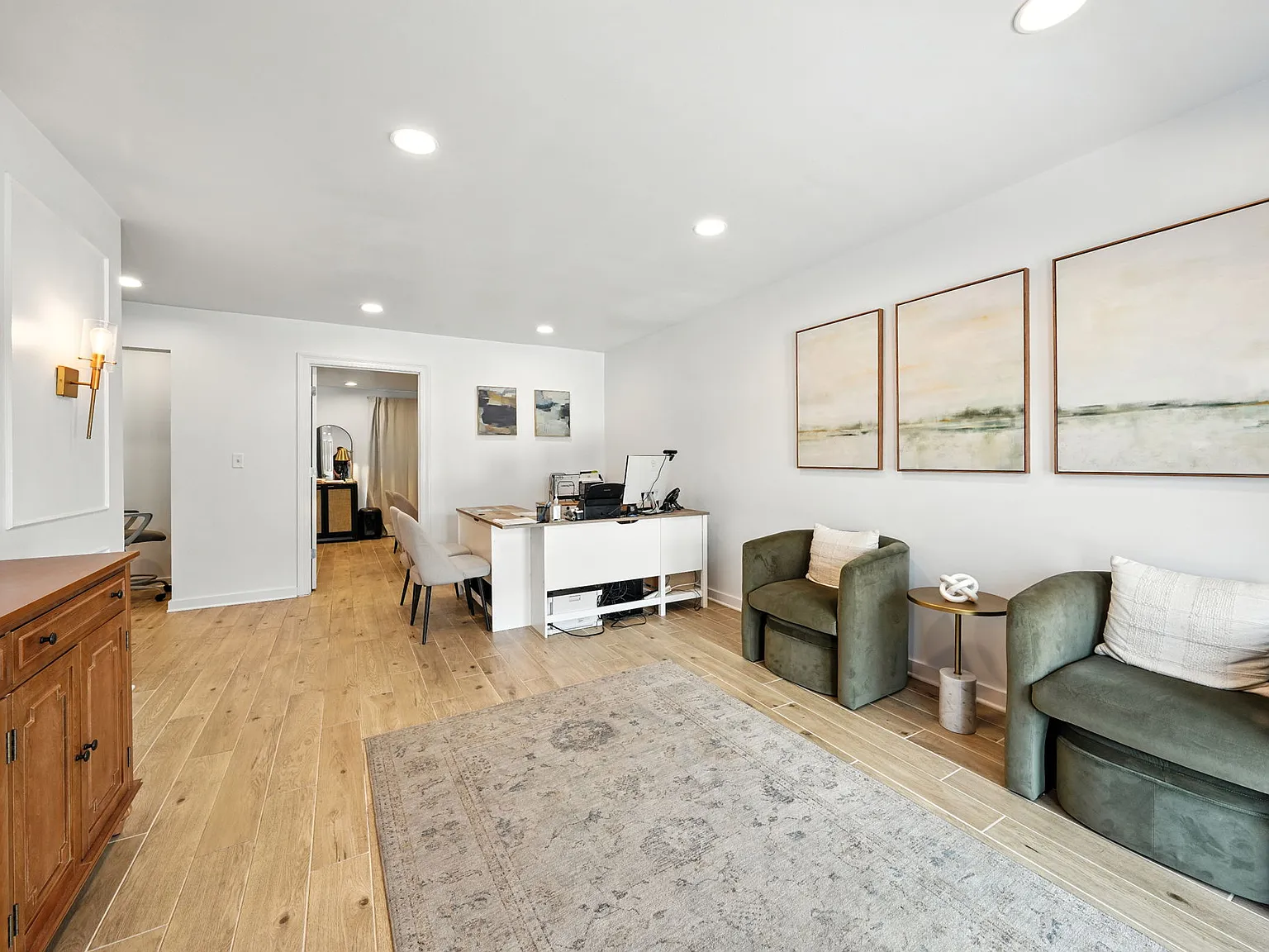 Goodwood Court at Mid-City — Photo 1