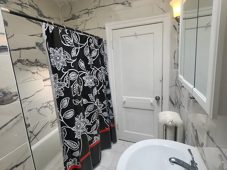 2115 Stenton Ave — Photo 4