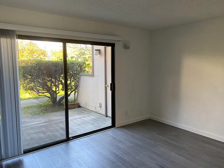 2101 Shoreline Dr #203 — Photo 10