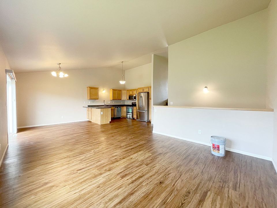 Woodside Townhomes Apartment Rentals Minot, ND Zillow