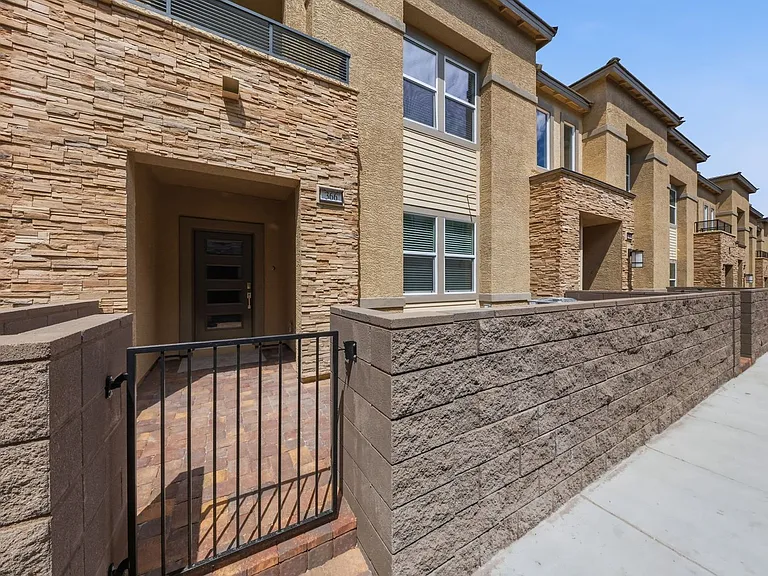 366 Francis Peak Dr — Photo 2