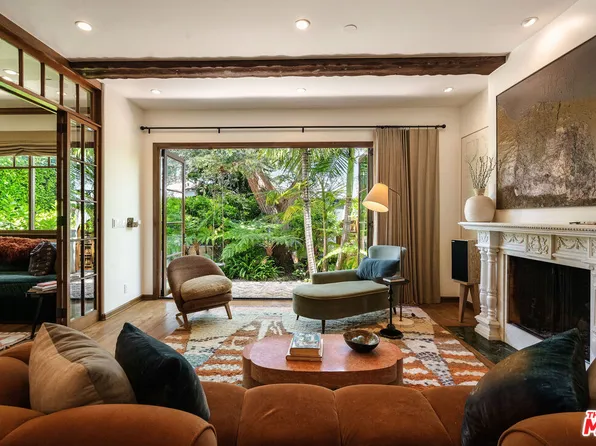 1623 Crescent Pl, Venice, CA 90291