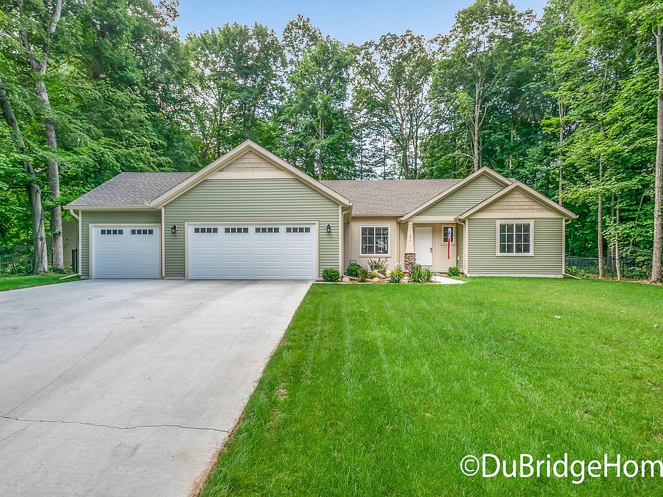 1st image of 1944 Briar Ct NE