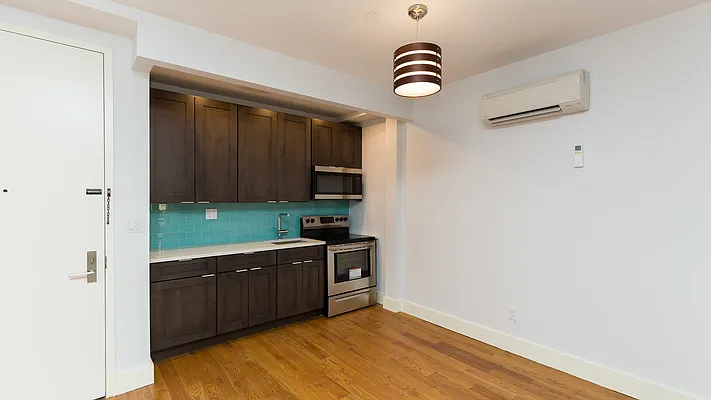 Rented by Nooklyn NYC LLC | media 18