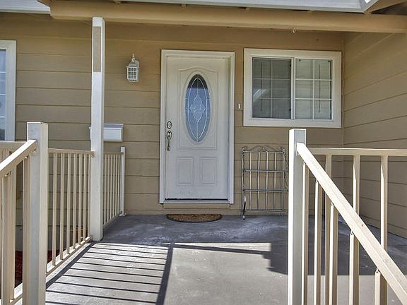 4th image of 2584 Bruce Dr