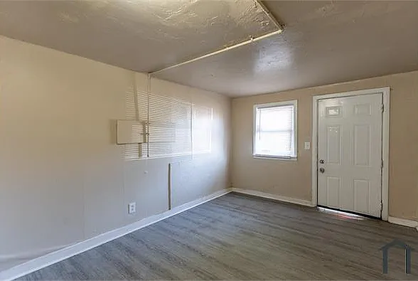 912 SW 35th St — Photo 23