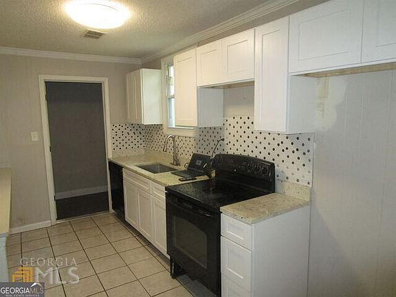 5th image of 1035 Putnam St