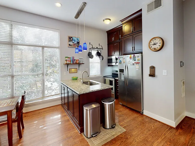 2061 Atherton Heights Ln — Photo 8