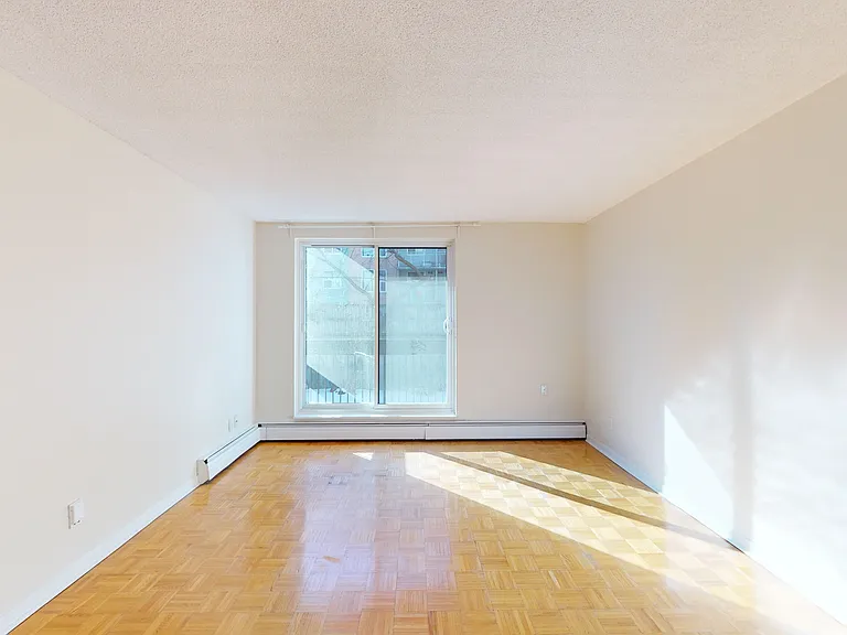 10 Burnside Ave — Photo 24