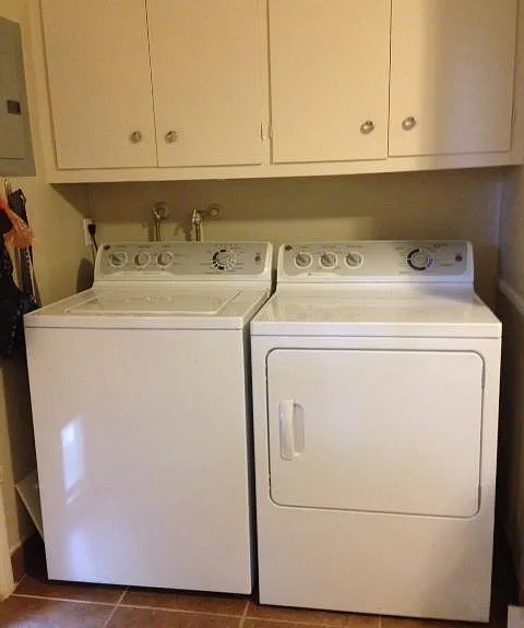 Washer and Dryer 2143 Lambourne