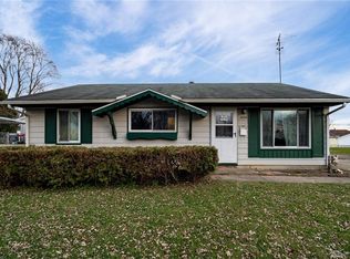 2004 Elmsford St, Springfield, OH 45506