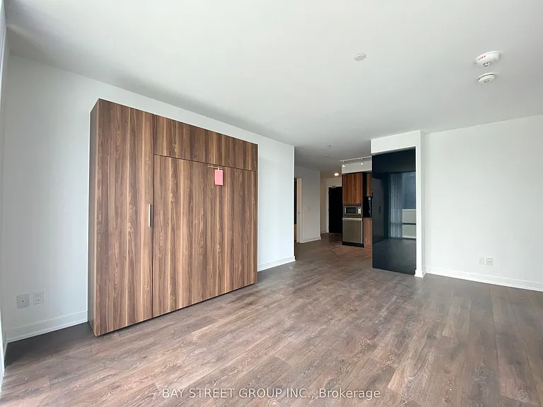 501 Yonge St #2709 — Photo 10