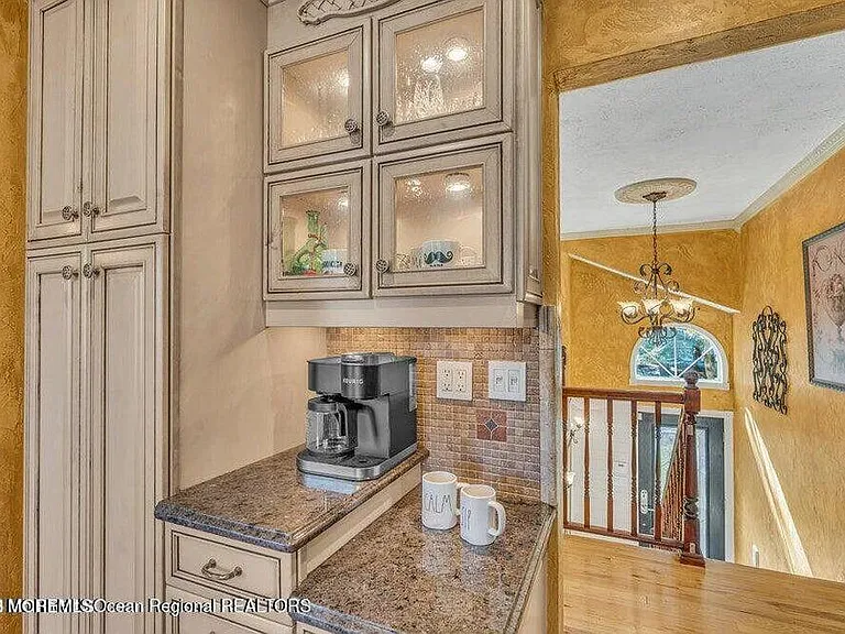 541 Frank Applegate Rd — Photo 11