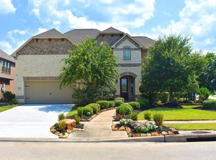 422 Honeysuckle Vine Dr, Rosenberg, TX 77469