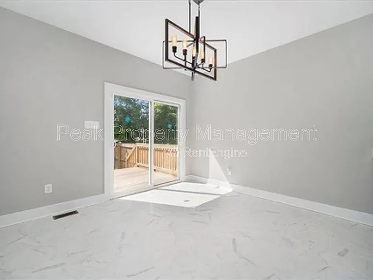 1203 N 19th St — Photo 8