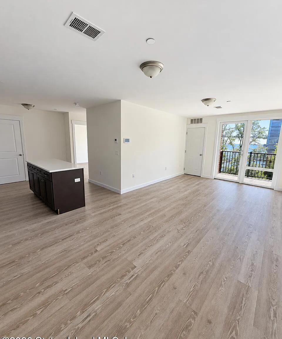 2 bed, 1.0 bath, 935 sqft, $2,800 — Photo 3