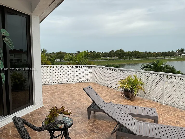 15350 SW 11th St — Photo 36