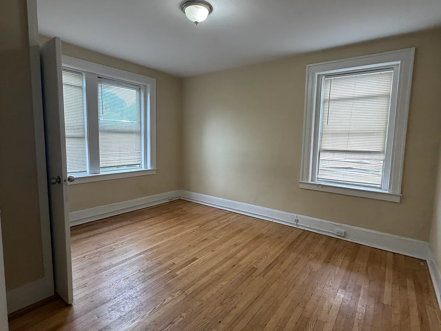 2 bed, 750 sqft, $1,500 — Photo 3