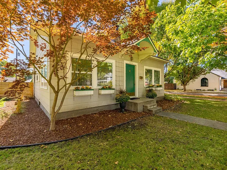 2323 W Regan Ave — Photo 33
