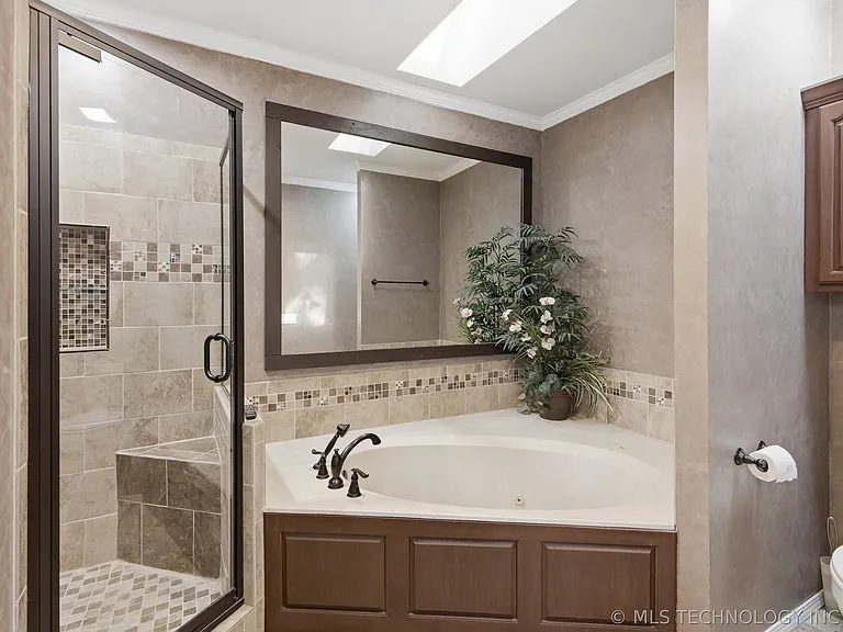 9718 S 99th East Ave — Photo 14