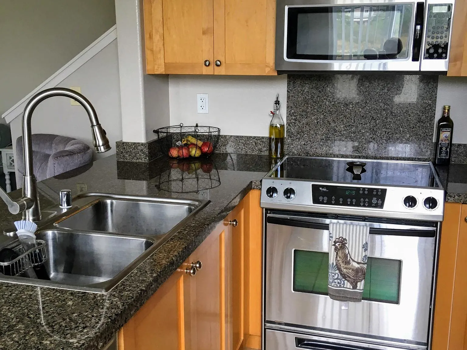 3 bed, 2.5 bath, $4,200 — Photo 3